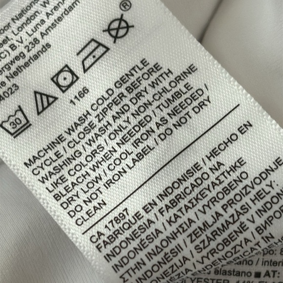 Athleta Run With It 14” Skort Active Bright White Size XS - Picture 14 of 15